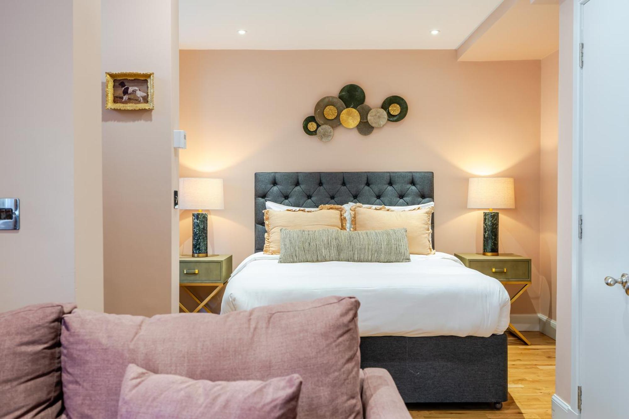 Dragon Suites Luxury Serviced Apartments At Alva Street — Photos 2
